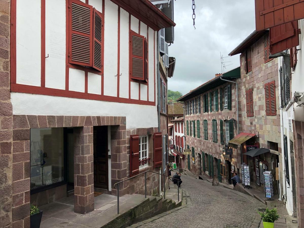 Maison Simonenia Saint-Jean-Pied-de-Port Exteriör bild